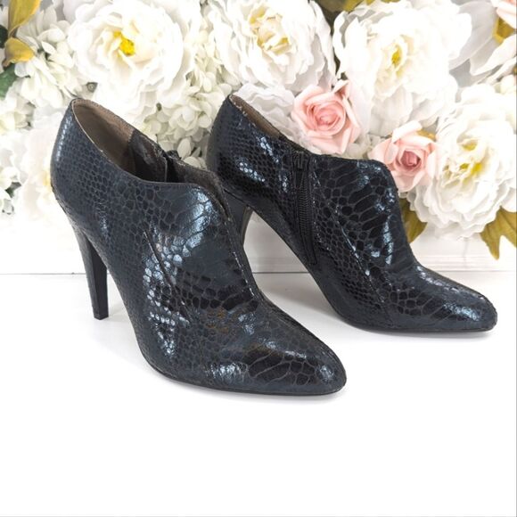 Sam Edelman Whitley Black Pointy Toe Snakeskin Embossed Ankle Bootie Size 8 - Picture 1 of 9